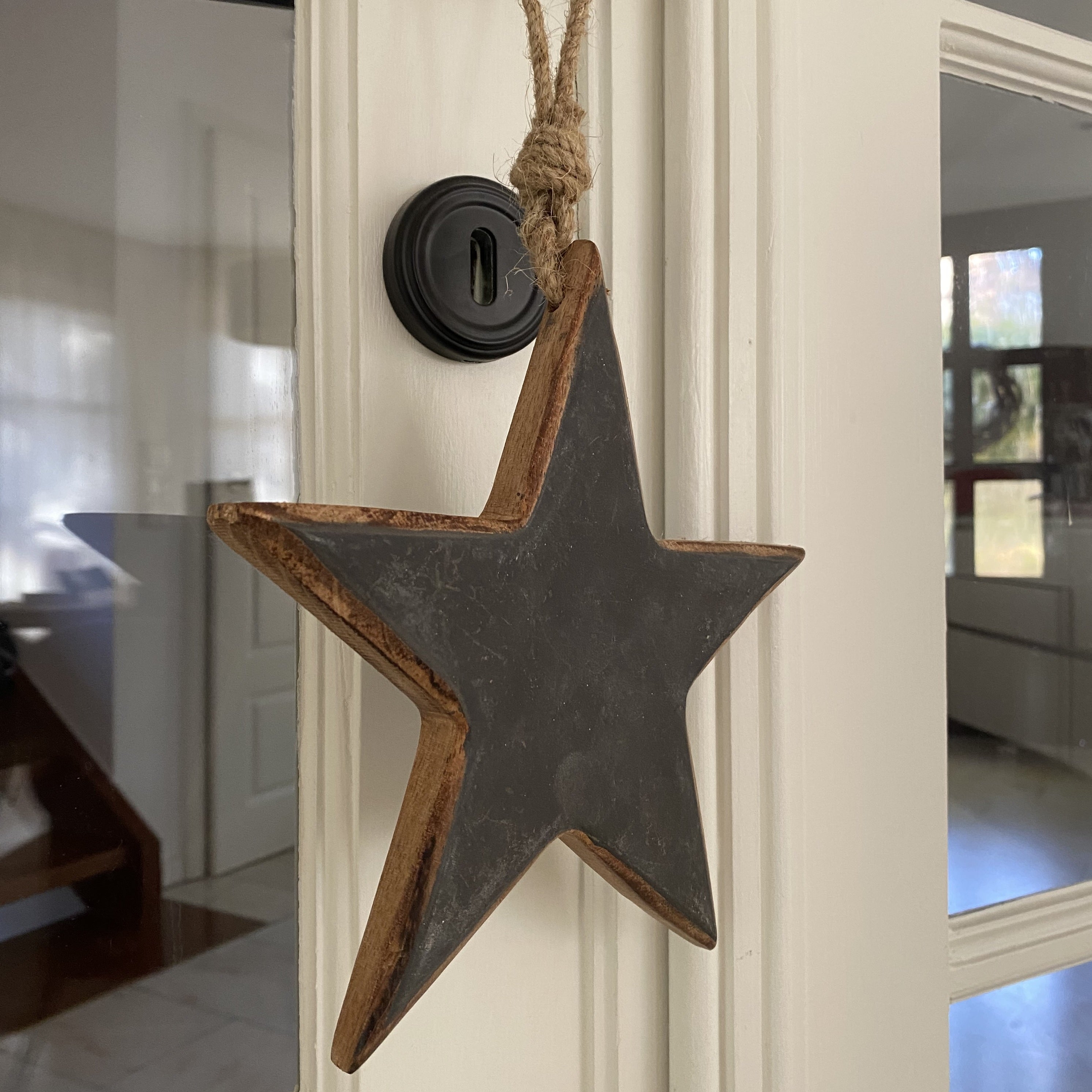 Holz Stern mit Aufhängung, schwarz