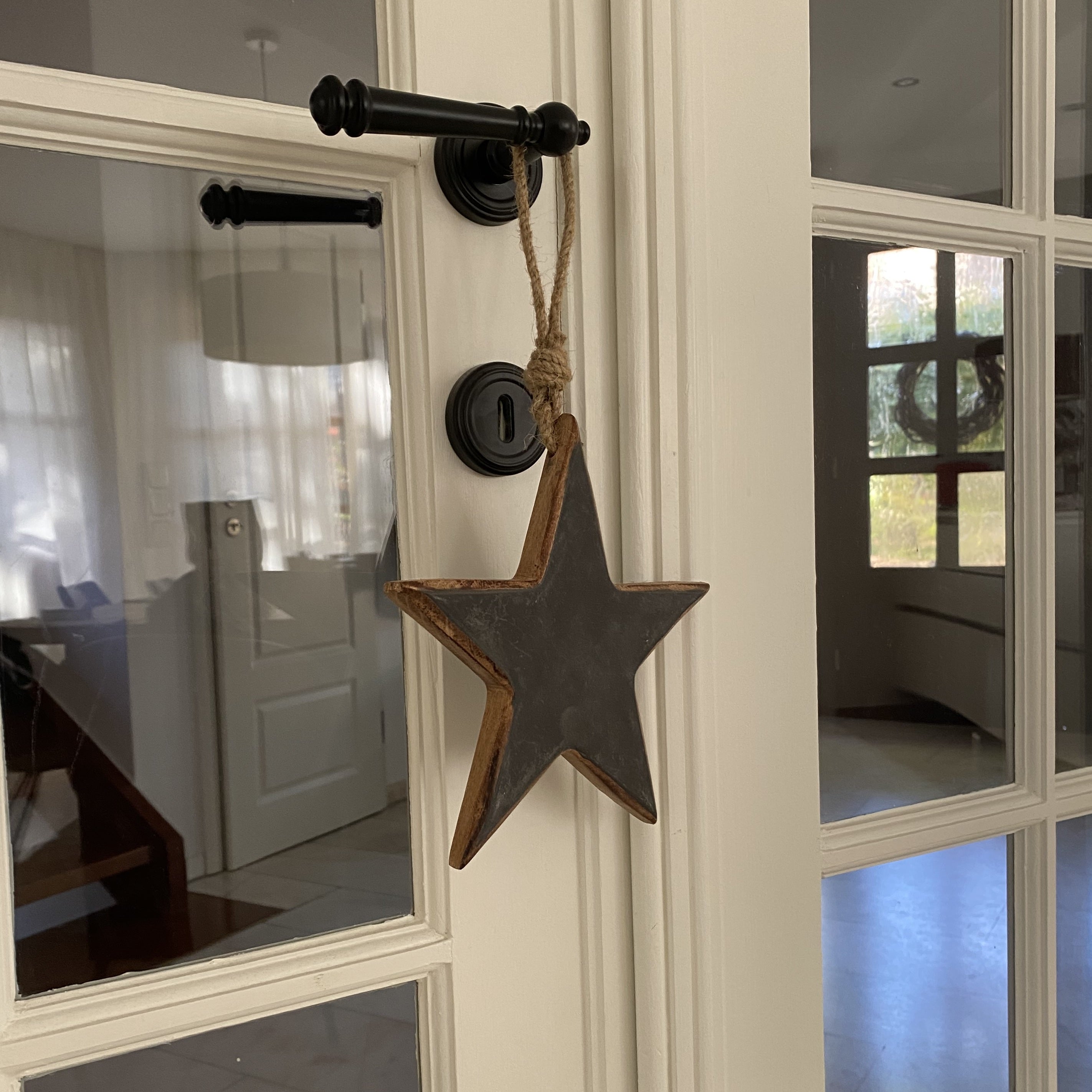 Holz Stern mit Aufhängung, schwarz